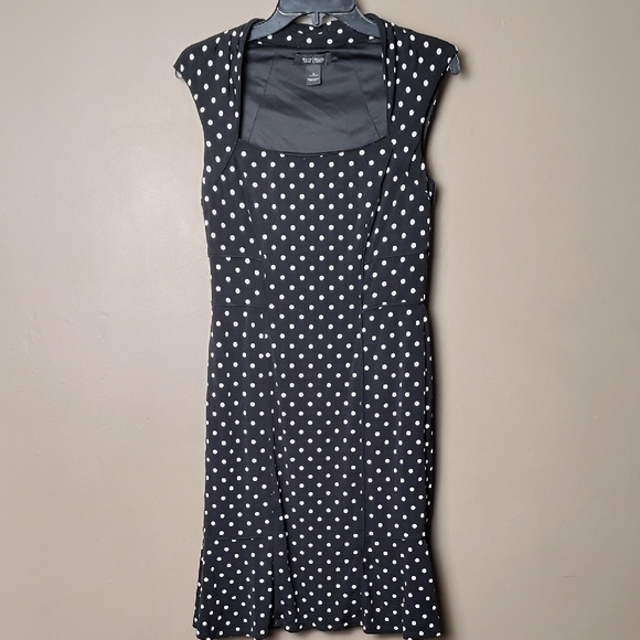 White House Black Market Dresses & Skirts - White House Black Market Lined Black Sleeveless Dress W White Polka Dots Size 6